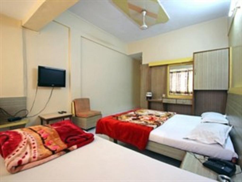 Hotel Tourist International Pune Eksteriør bilde