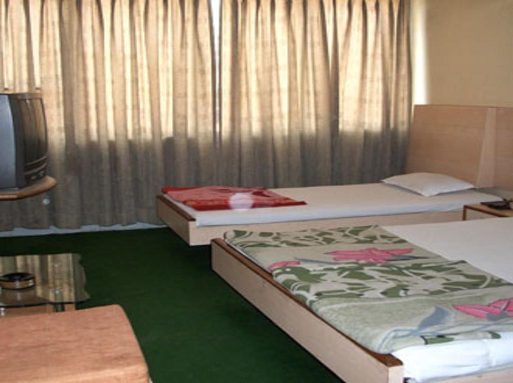 Hotel Tourist International Pune Eksteriør bilde