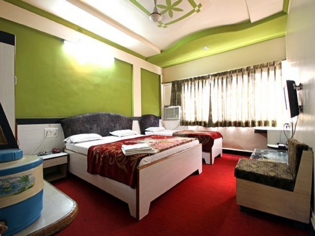Hotel Tourist International Pune Eksteriør bilde