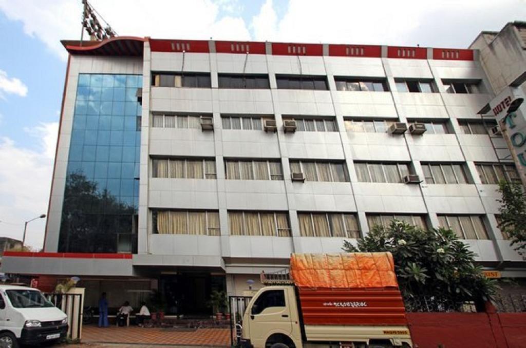 Hotel Tourist International Pune Eksteriør bilde