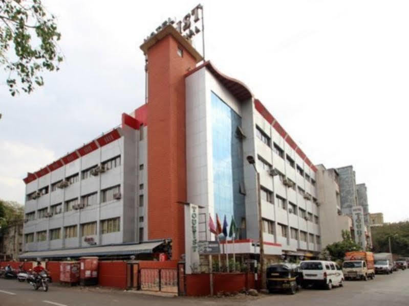 Hotel Tourist International Pune Eksteriør bilde